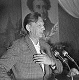 поэт Дудин М. А.